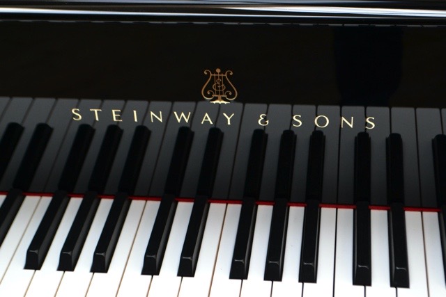 Steinway And Sons modèle D Hambourg 1990